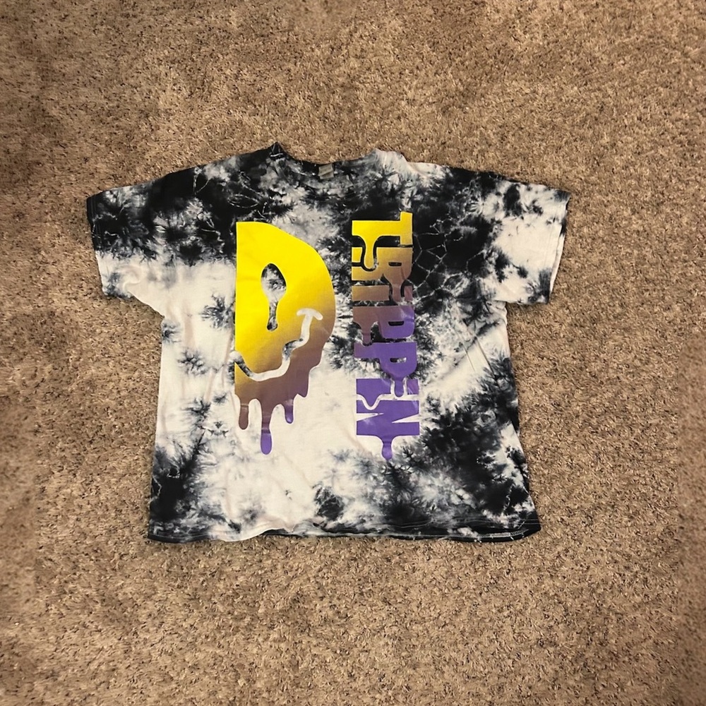 Black and White Trippy Tye Dye XL Graphic T-Shirt!!!